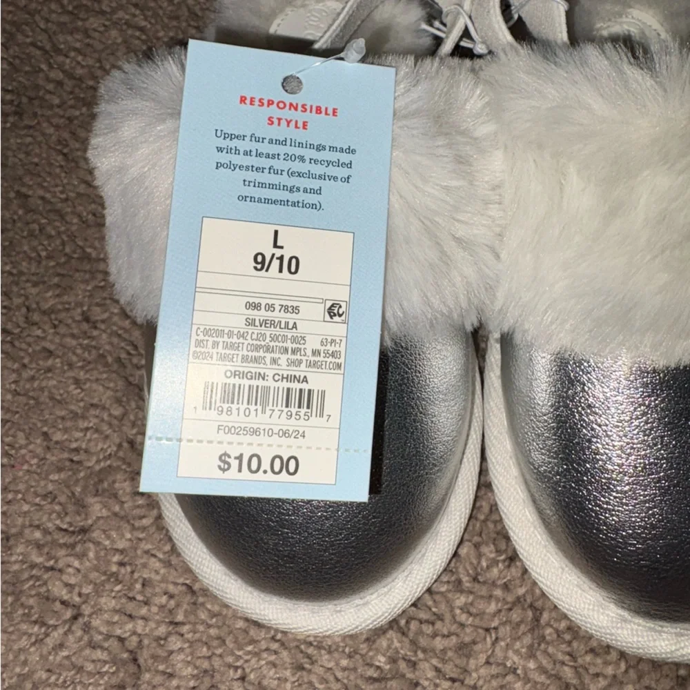 Cat & Jack Silver and White Kids Slippers